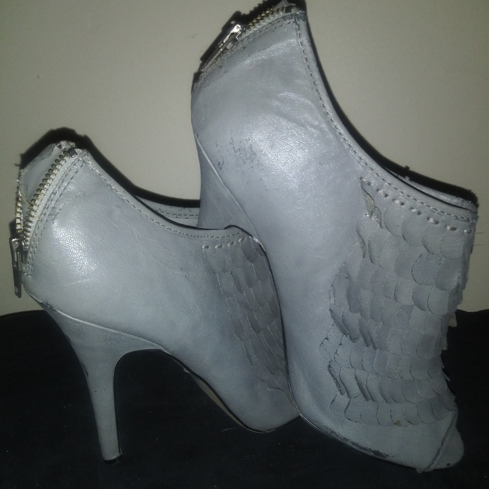 Bakers Leather Gray Ruffle pumps